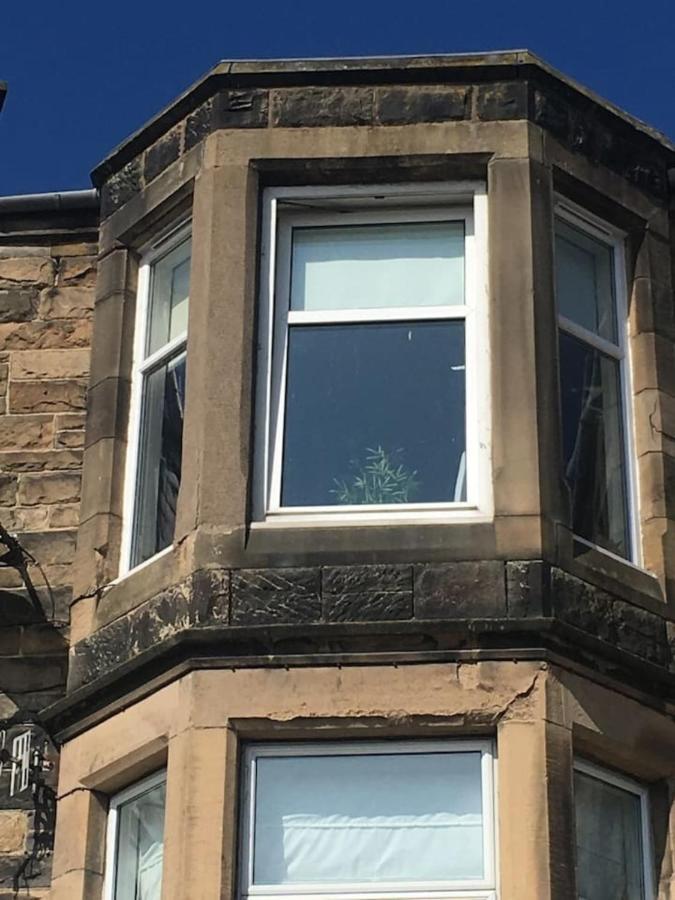 Stunning 2-Bed Apartment In Hawick Exterior photo